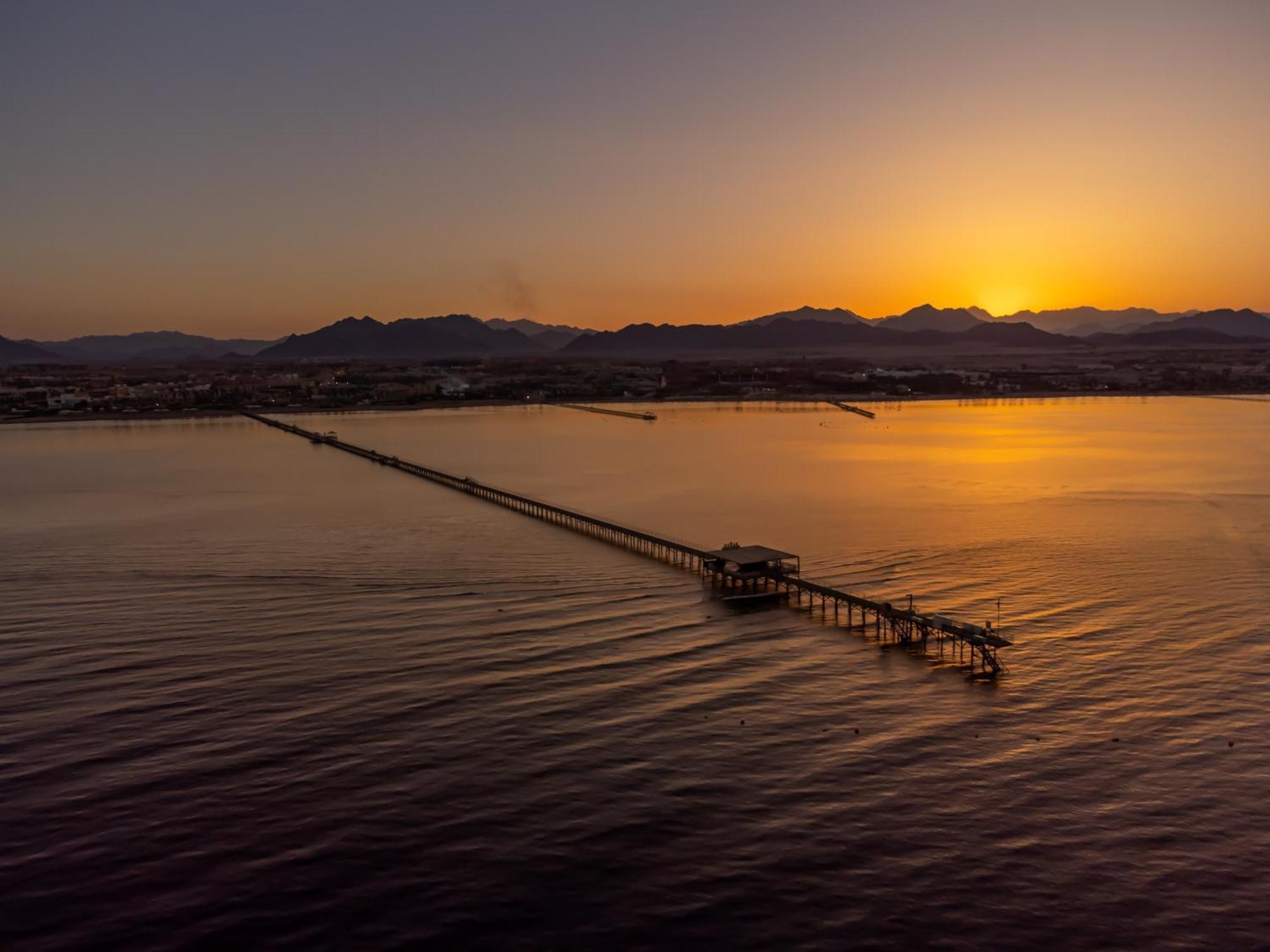 Rixos Premium Seagate Hotel Sharm el-Sheikh Bagian luar foto Sunset at the San Diego Bay